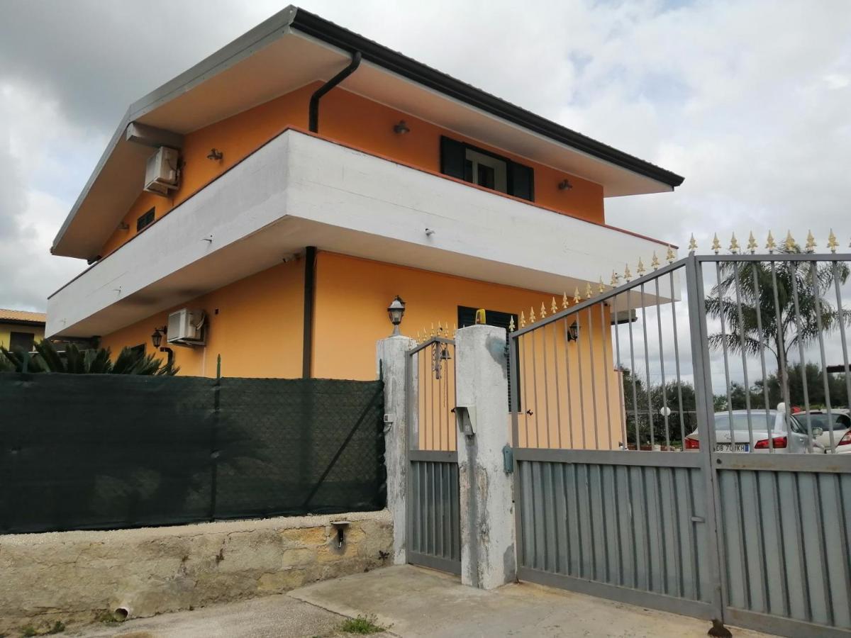 Villa Caterina Solarino Exteriör bild