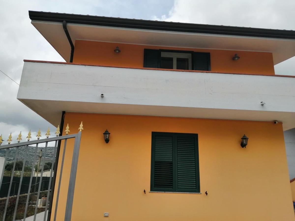 Villa Caterina Solarino Exteriör bild